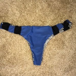 Large acacia north shore bottom